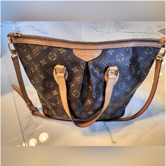 Louis Vuitton Palermo PM - Picture 2 of 15